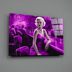 Mono-glamour panel bringing cinematic glow to a contemporary lounge