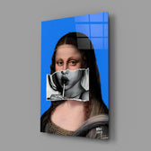 Contemporary Mona Lisa close-up showing torn-paper B&W overlay