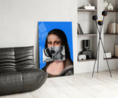 Contemporary Mona Lisa glass print enhancing a foyer with statement firepower