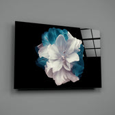 Tulip-portrait panel bringing botanical drama to a contemporary living space