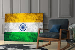 Patriotic yatay panel against an ivory-painted accent wall