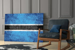 Patriotic yatay panel against an ivory-painted accent wall