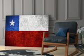 Patriotic yatay panel against an ivory-painted accent wall