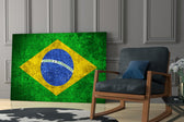 Patriotic yatay panel against an ivory-painted accent wall