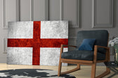 Patriotic yatay panel against an ivory-painted accent wall