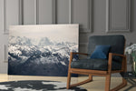 Landscape yatay panel against an ivory-painted accent wall