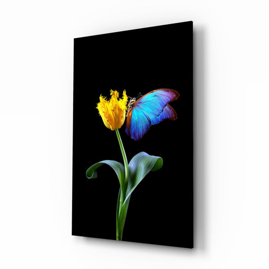 Abstract Art glass wall art in a modern bedroom