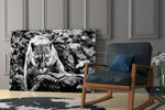 Wildlife yatay panel against an ivory-painted accent wall